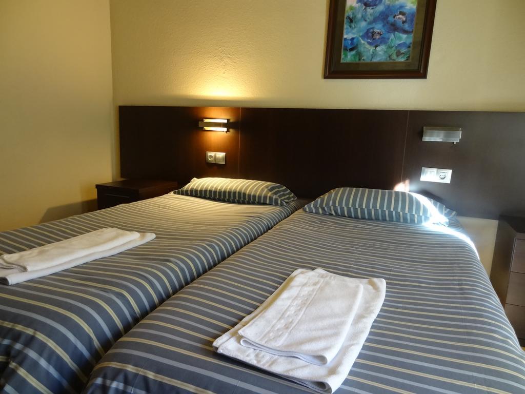 Hotel Hostal Cal Forner Andora  Pokój zdjęcie