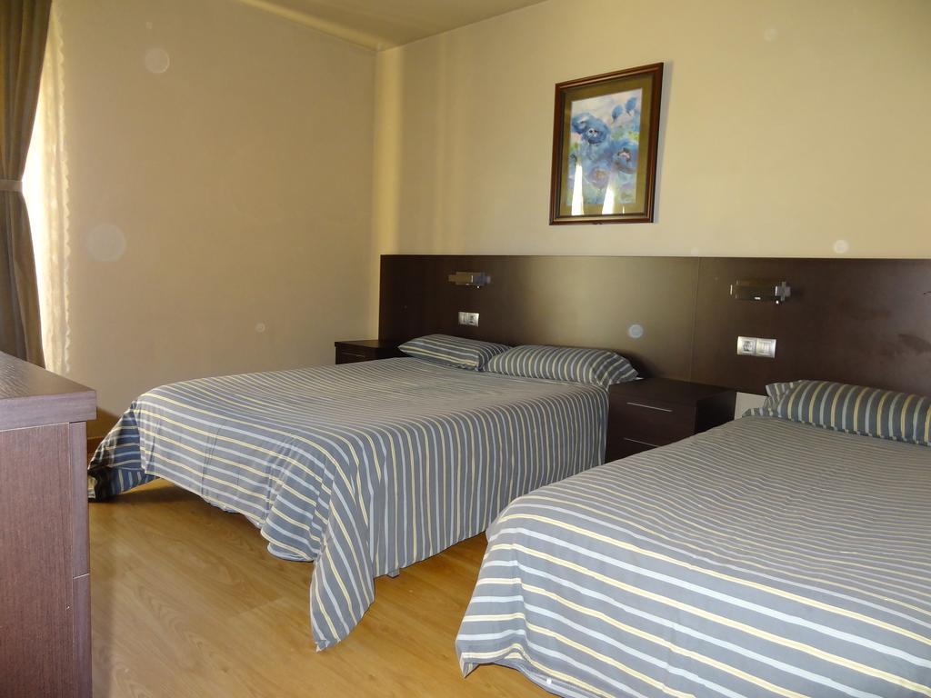Hotel Hostal Cal Forner Andora  Pokój zdjęcie