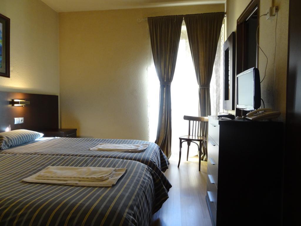 Hotel Hostal Cal Forner Andora  Pokój zdjęcie